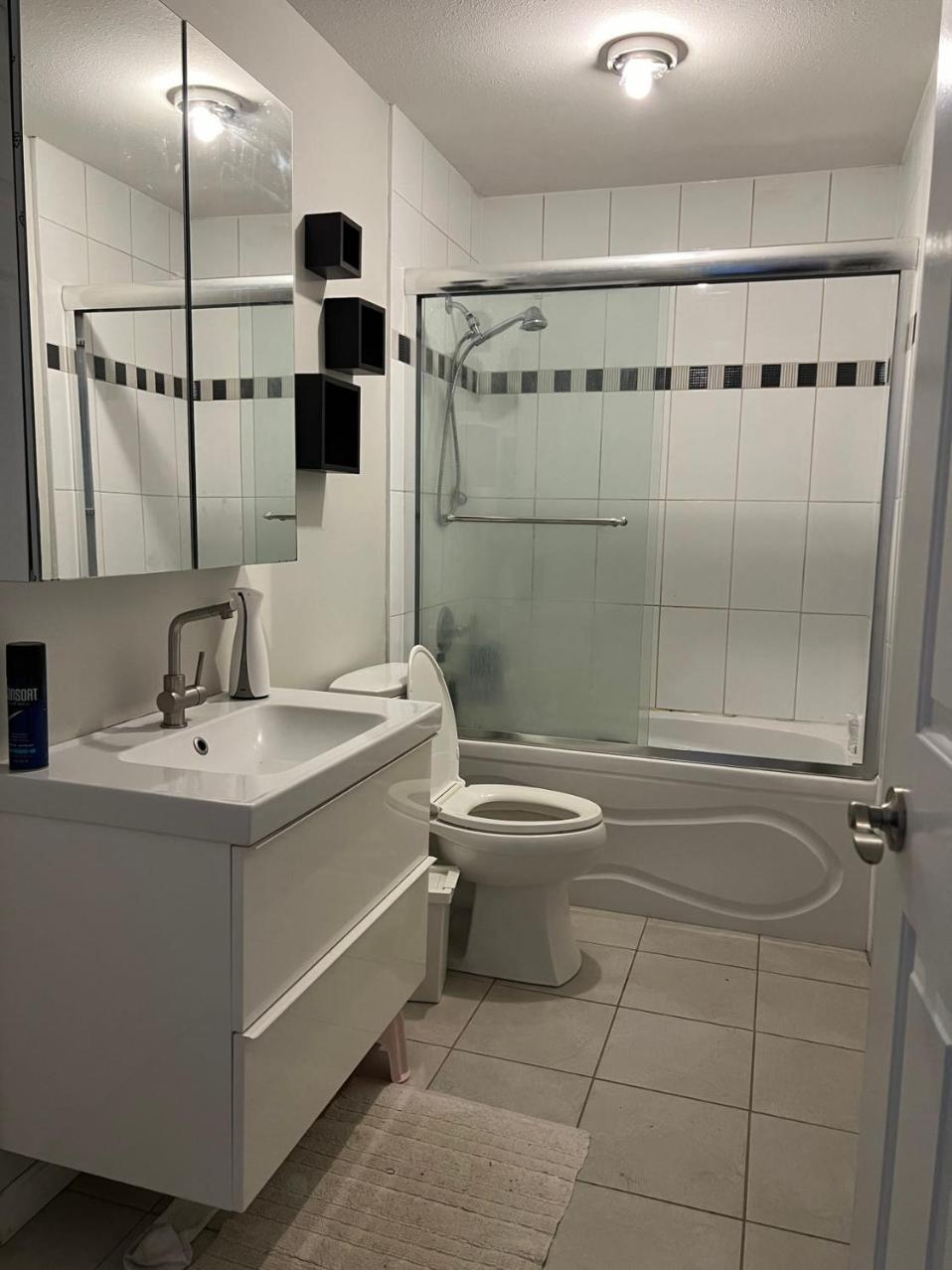 Airport Cozy Room 舒适小屋 Vancouver, Richmond,Near Yvr Extérieur photo